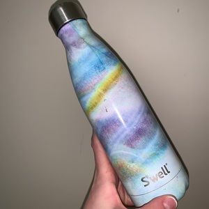 S’well 17 oz bottle in Mother of Pearl